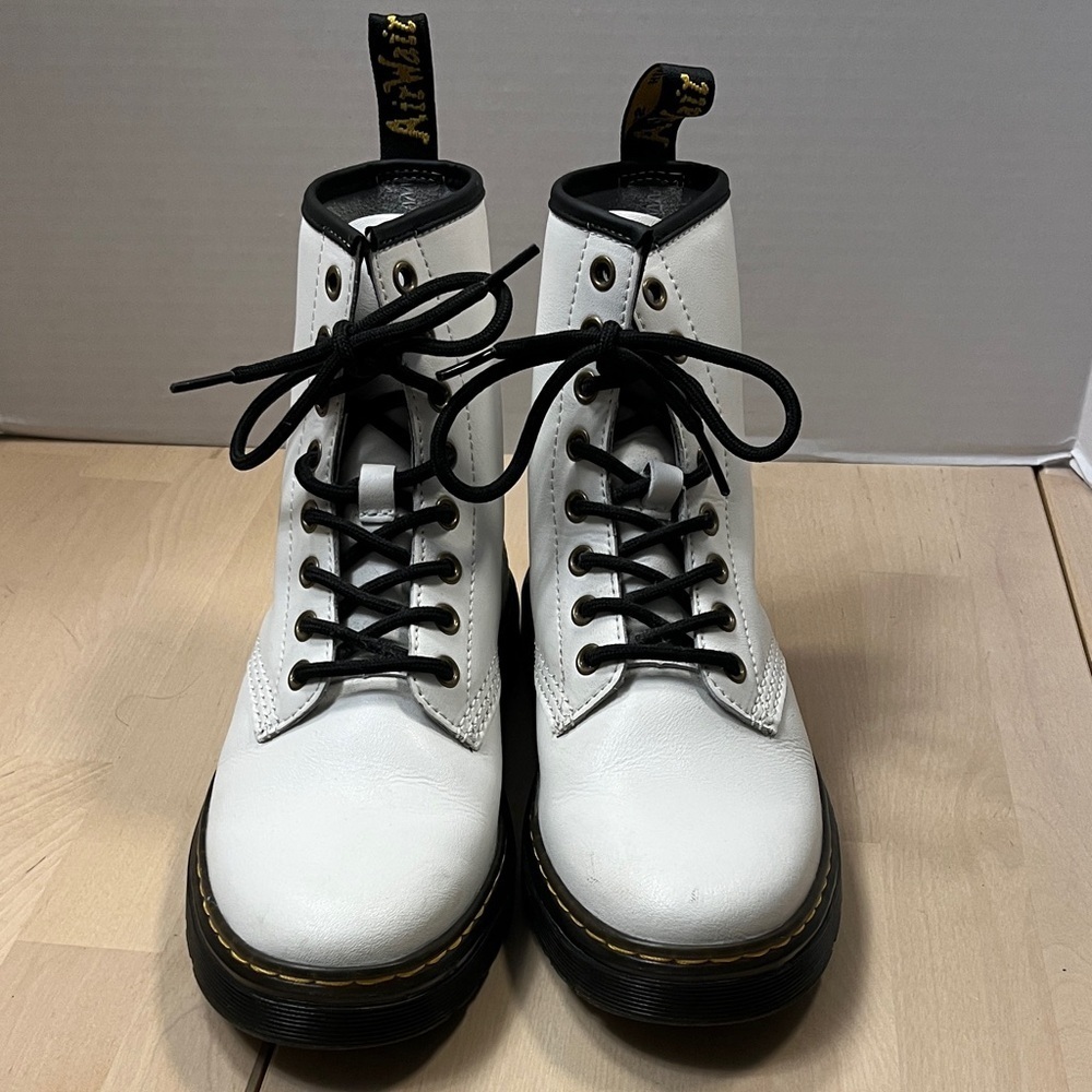 Dr. Martens Zavala White Leather Lace Up Combat Boots - Women's Size 5 - EUC